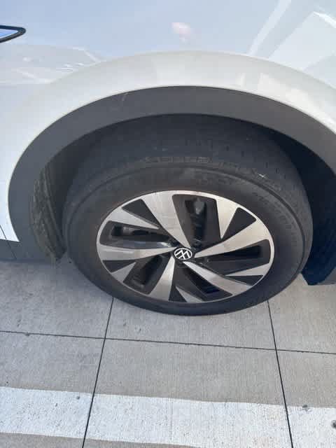 Used 2023 Volkswagen ID.4 Pro AWD/4WD image 4