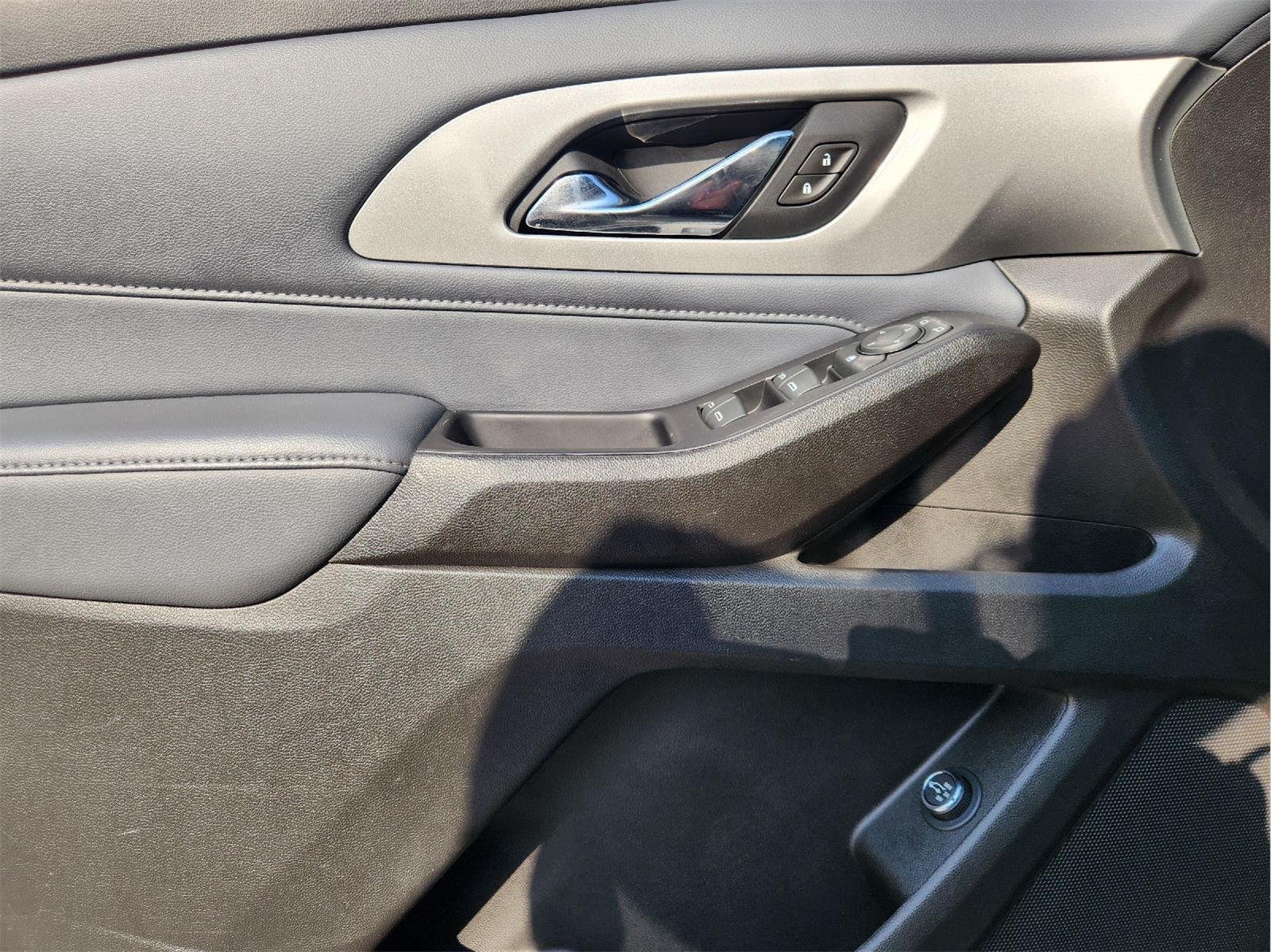 Certified 2021 Chevrolet Traverse LT FWD image 23
