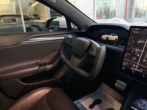 Used 2021 Tesla Model S Plaid image 23