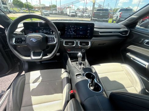 Used 2024 Ford Mustang Premium image 16