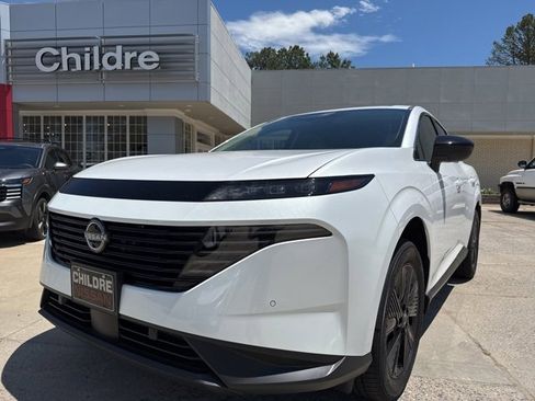 New 2025 Nissan Murano SV image 2