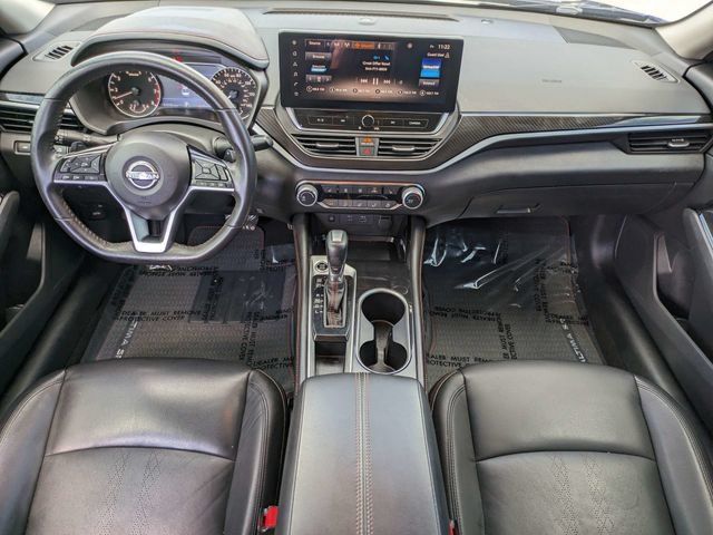 Used 2024 Nissan Altima 2.5 SR w/ SR Premium Package FWD image 14