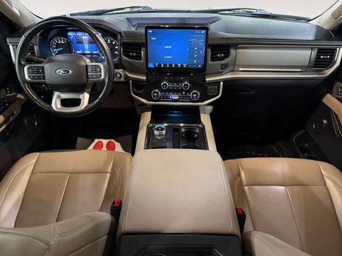 Used 2024 Ford Expedition XLT image 14