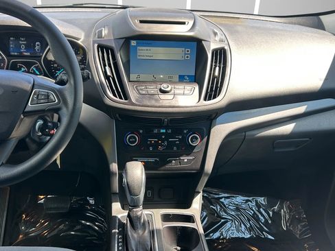 Used 2018 Ford Escape SE w/ SE Sync 3 Package image 16
