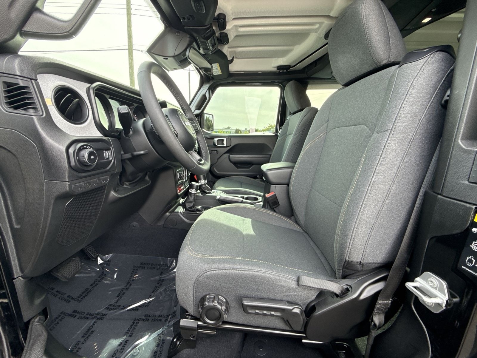 Used 2025 Jeep Wrangler Sport AWD/4WD image 13