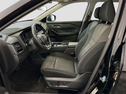 Used 2025 Nissan Rogue SV image 13