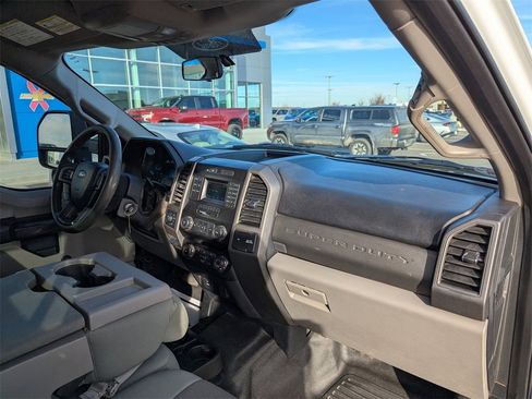 Used 2019 Ford F250 XL w/ STX Appearance Package image 39