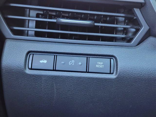 Used 2025 Nissan Altima 2.5 SV FWD image 7