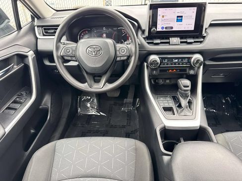 Used 2023 Toyota RAV4 XLE AWD/4WD image 17