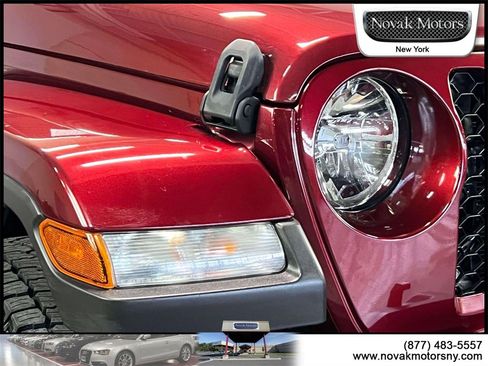 Used 2022 Jeep Gladiator Sport image 10