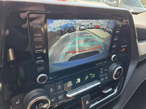 Used 2022 Toyota Highlander XSE FWD image 34