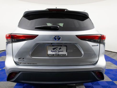Used 2023 Toyota Highlander LE image 6