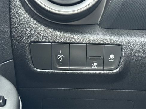 Certified 2023 Hyundai Kona SE image 37
