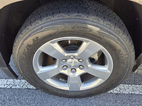 Used 2017 Chevrolet Tahoe LT image 11