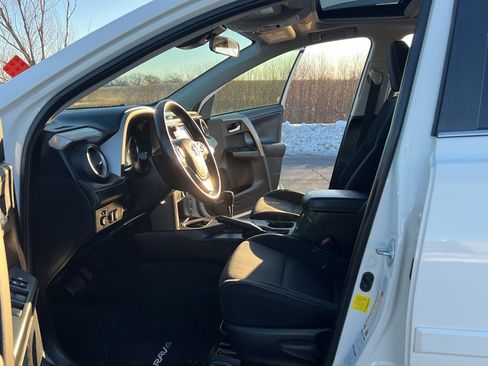 Used 2016 Toyota RAV4 XLE image 14