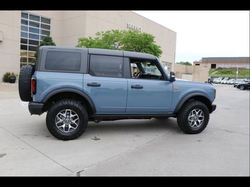 New 2025 Ford Bronco Badlands image 6