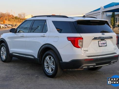 Used 2023 Ford Explorer XLT w/ Equipment Group 202A image 5