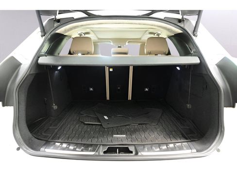 Used 2019 Jaguar F-PACE Premium AWD/4WD image 15