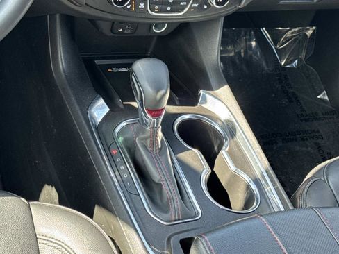 Used 2023 Chevrolet Traverse RS image 5