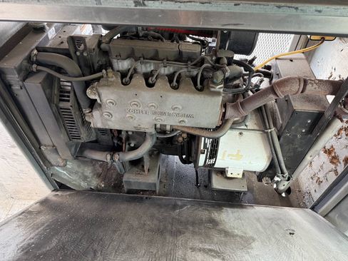 Used 2009 Chevrolet Express 3500 RWD image 24