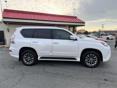 Used 2017 Lexus GX 460 Luxury image 4