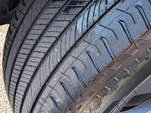 Used 2024 Land Rover Range Rover Sport SE image 13