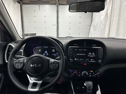 Used 2024 Kia Soul LX w/ Option Group 015 image 16