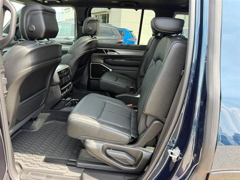 New 2026 Jeep Grand Wagoneer Limited AWD/4WD image 11