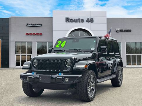 Used 2024 Jeep Wrangler High Altitude AWD/4WD image 2