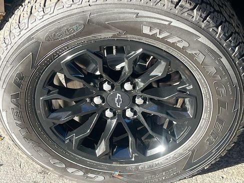 Used 2022 Chevrolet Colorado Z71 w/ Trail Boss Package image 31