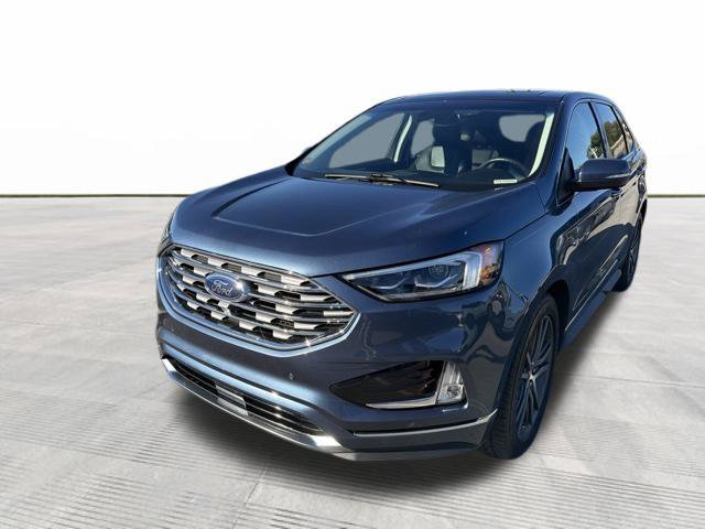 Used 2019 Ford Edge Titanium w/ Equipment Group 301A AWD/4WD image 2