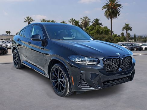 Used 2023 BMW X4 xDrive30i w/ M Sport Package image 3