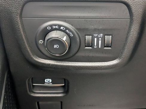 Used 2021 Jeep Grand Cherokee L Limited AWD/4WD image 15