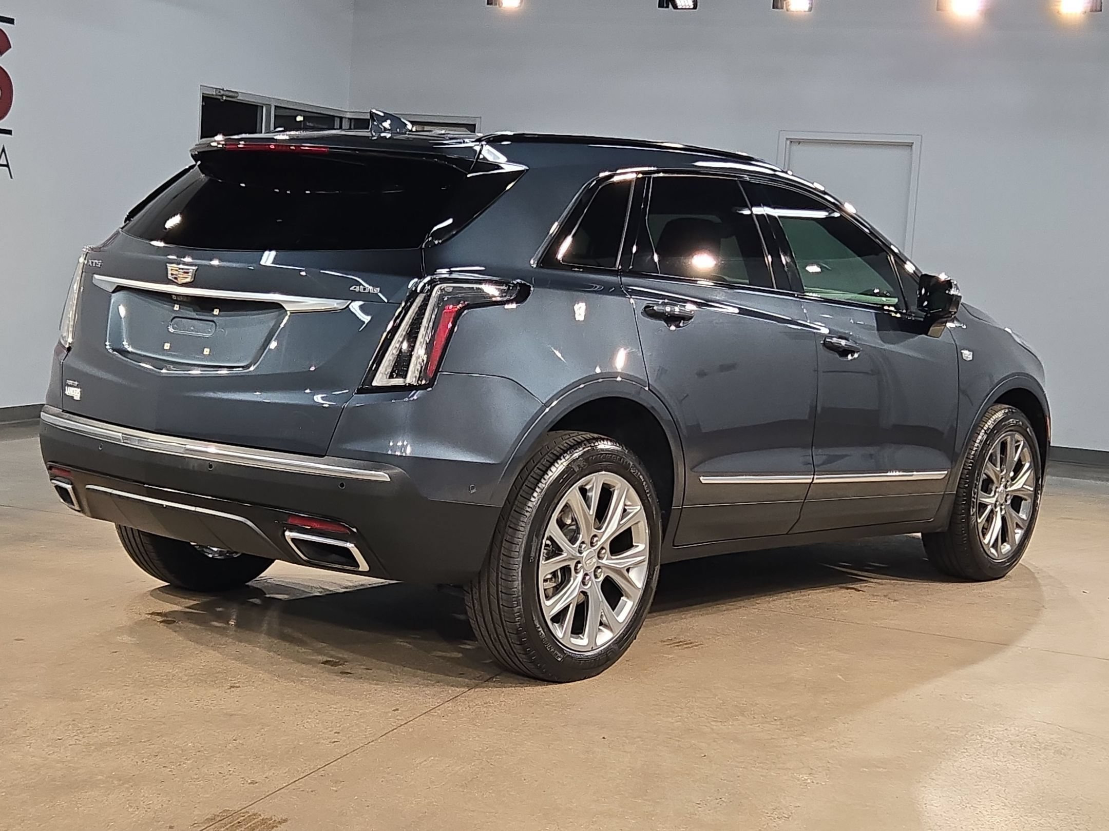 Used 2021 Cadillac XT5 Sportv w/ Platinum Package AWD/4WD image 7