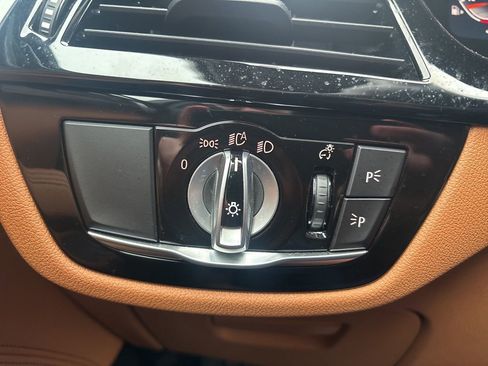 Used 2023 BMW 530i xDrive 530i xDrive w/ Premium Package image 19