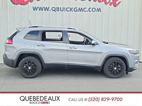Used 2019 Jeep Cherokee Latitude w/ Popular Appearance Group FWD image 7