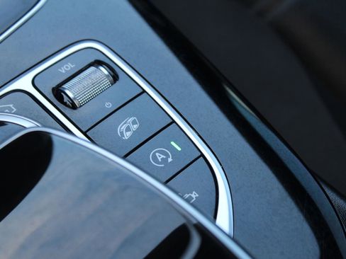 Used 2018 Mercedes-Benz E 63 AMG S image 40