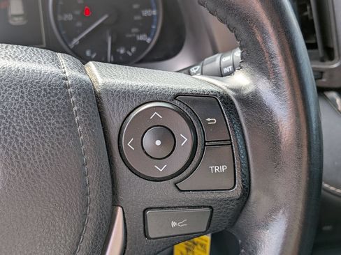 Used 2017 Toyota RAV4 XLE FWD image 15