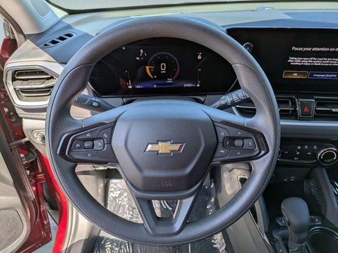 Used 2025 Chevrolet TrailBlazer LT FWD image 16