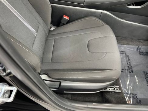 Used 2025 Hyundai Elantra SE FWD image 22