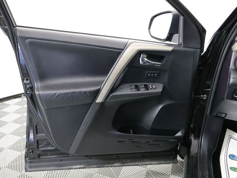 Used 2015 Toyota RAV4 Limited w/ Technology Package image 12