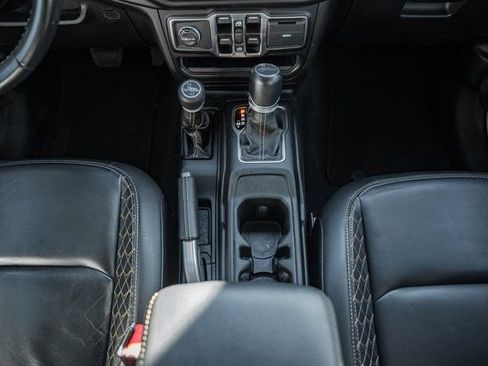 Used 2022 Jeep Gladiator Overland image 39
