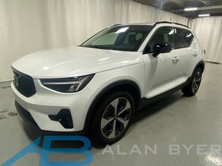 Used 2023 Volvo XC40 B5 Plus w/ Driver Assist Package AWD/4WD video 1