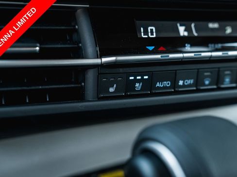 Certified 2023 Toyota Sienna Limited FWD image 19