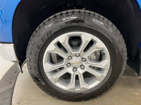 Used 2024 Chevrolet Silverado 1500 LTZ AWD/4WD image 25