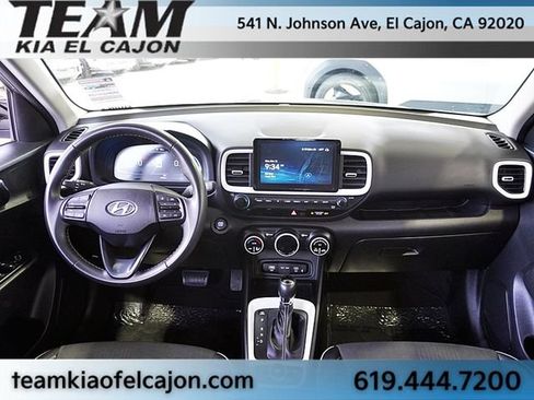 Used 2024 Hyundai Venue Limited FWD image 18