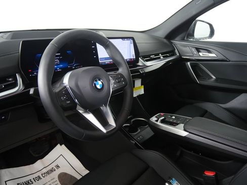 Certified 2025 BMW X2 xDrive28i w/ Technology Package image 12