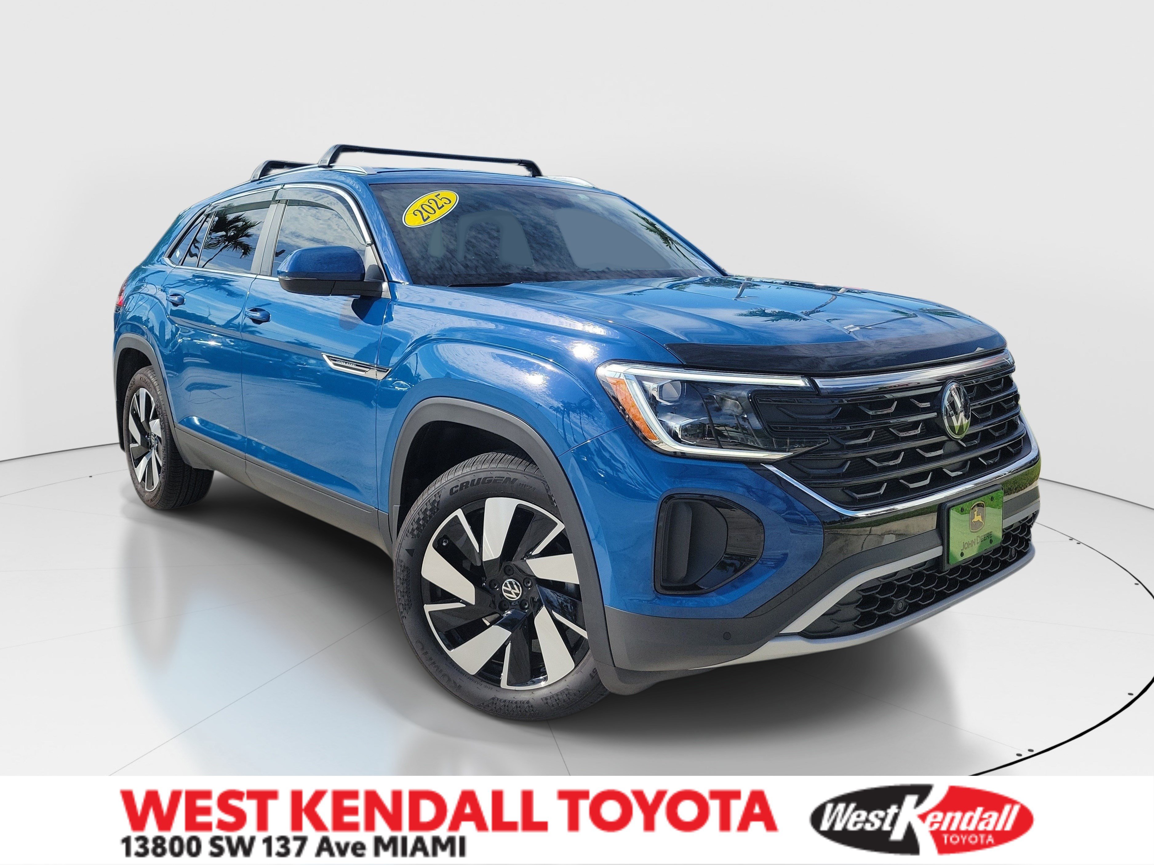 Used 2025 Volkswagen Atlas Cross Sport SE FWD image 1