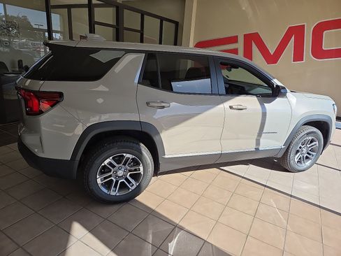 New 2026 GMC Terrain Elevation FWD image 4
