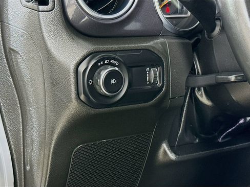 Used 2023 Jeep Wrangler Unlimited Sahara AWD/4WD image 12